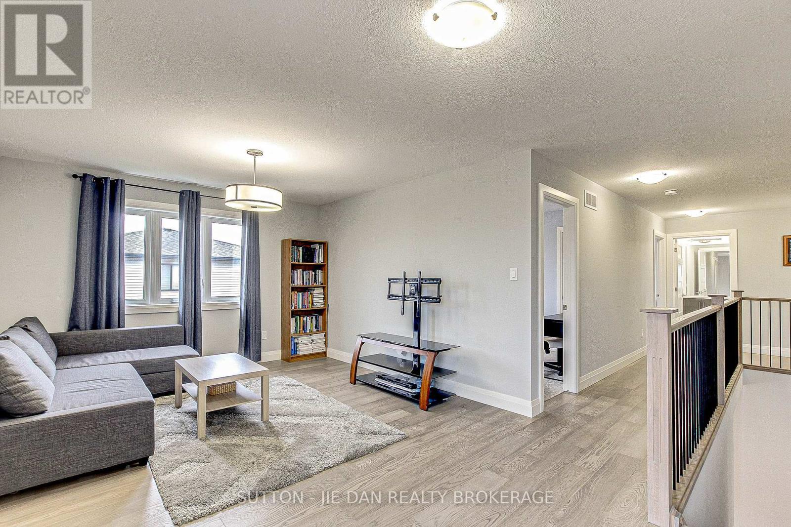 98 Locky Lane, Middlesex Centre (Komoka), Ontario  N0L 1R0 - Photo 12 - X9386867