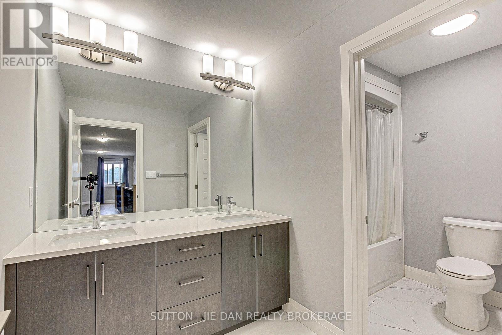 98 Locky Lane, Middlesex Centre (Komoka), Ontario  N0L 1R0 - Photo 18 - X9386867