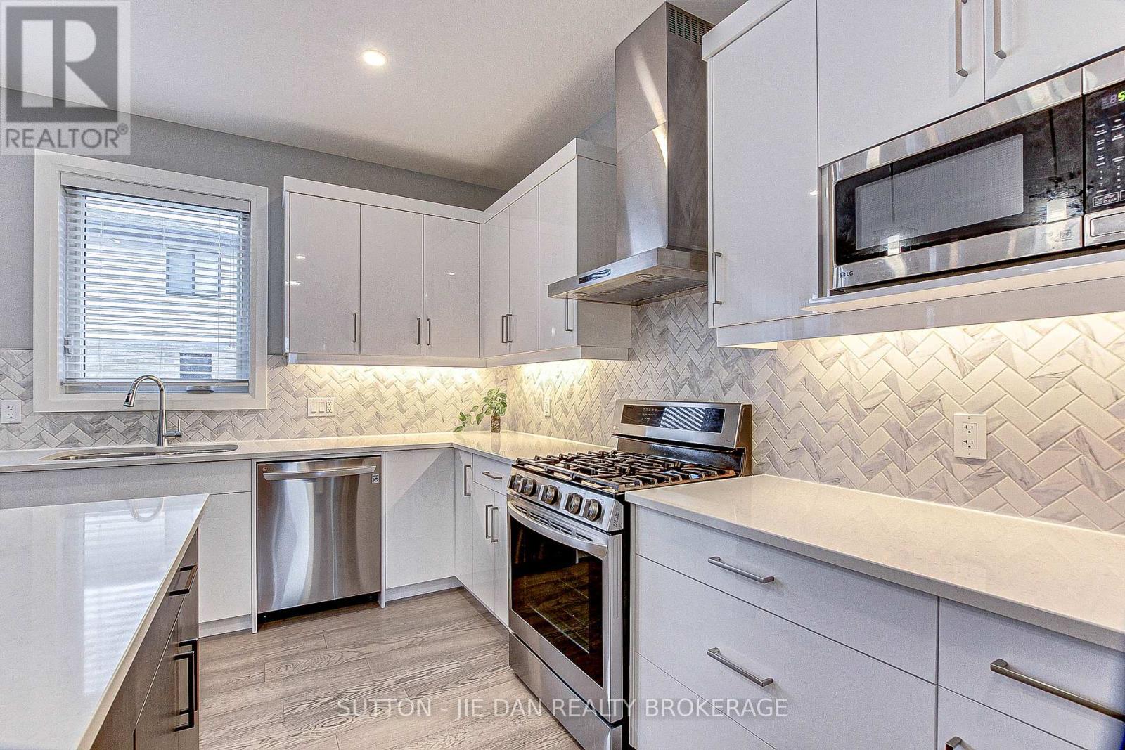 98 Locky Lane, Middlesex Centre (Komoka), Ontario  N0L 1R0 - Photo 37 - X9386867