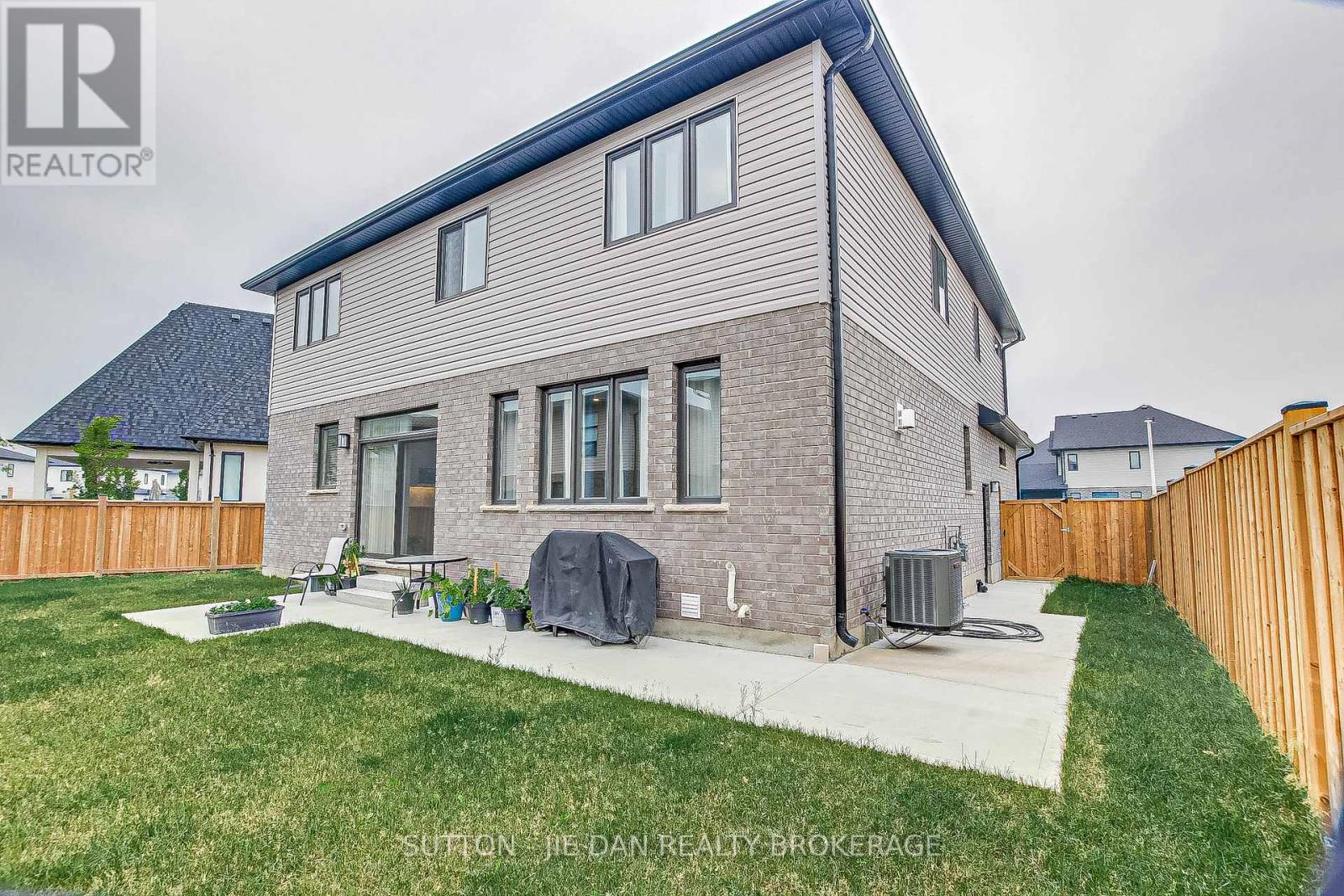 98 Locky Lane, Middlesex Centre (Komoka), Ontario  N0L 1R0 - Photo 38 - X9386867