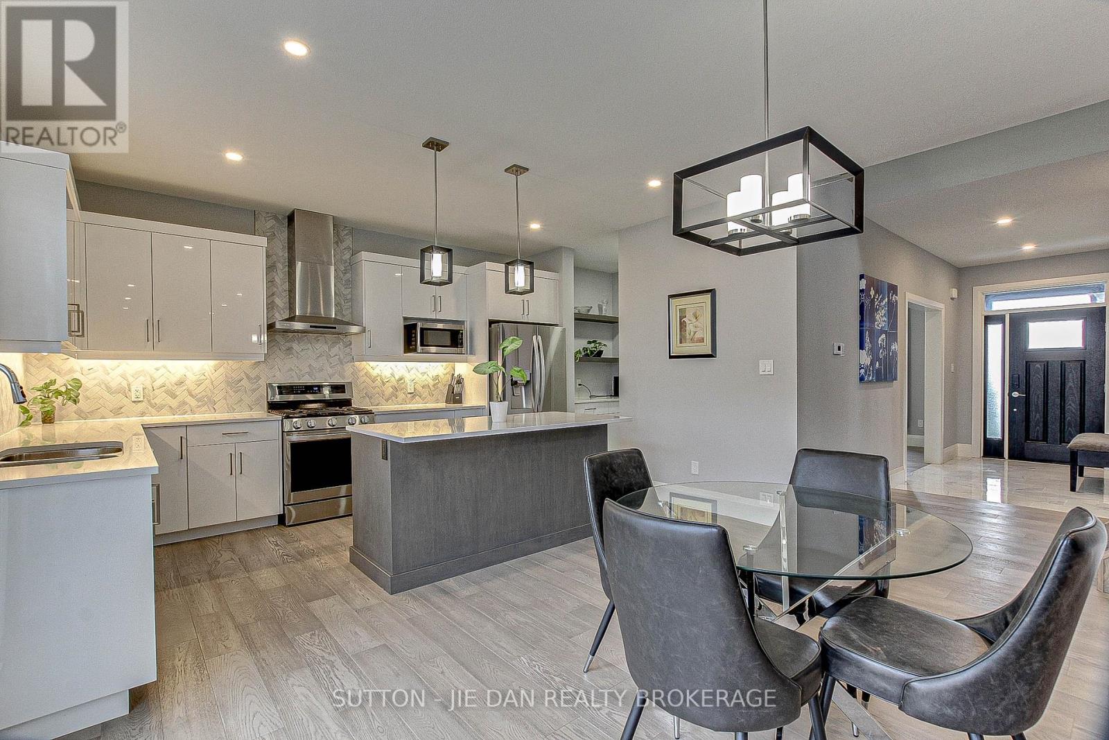 98 Locky Lane, Middlesex Centre (Komoka), Ontario  N0L 1R0 - Photo 4 - X9386867