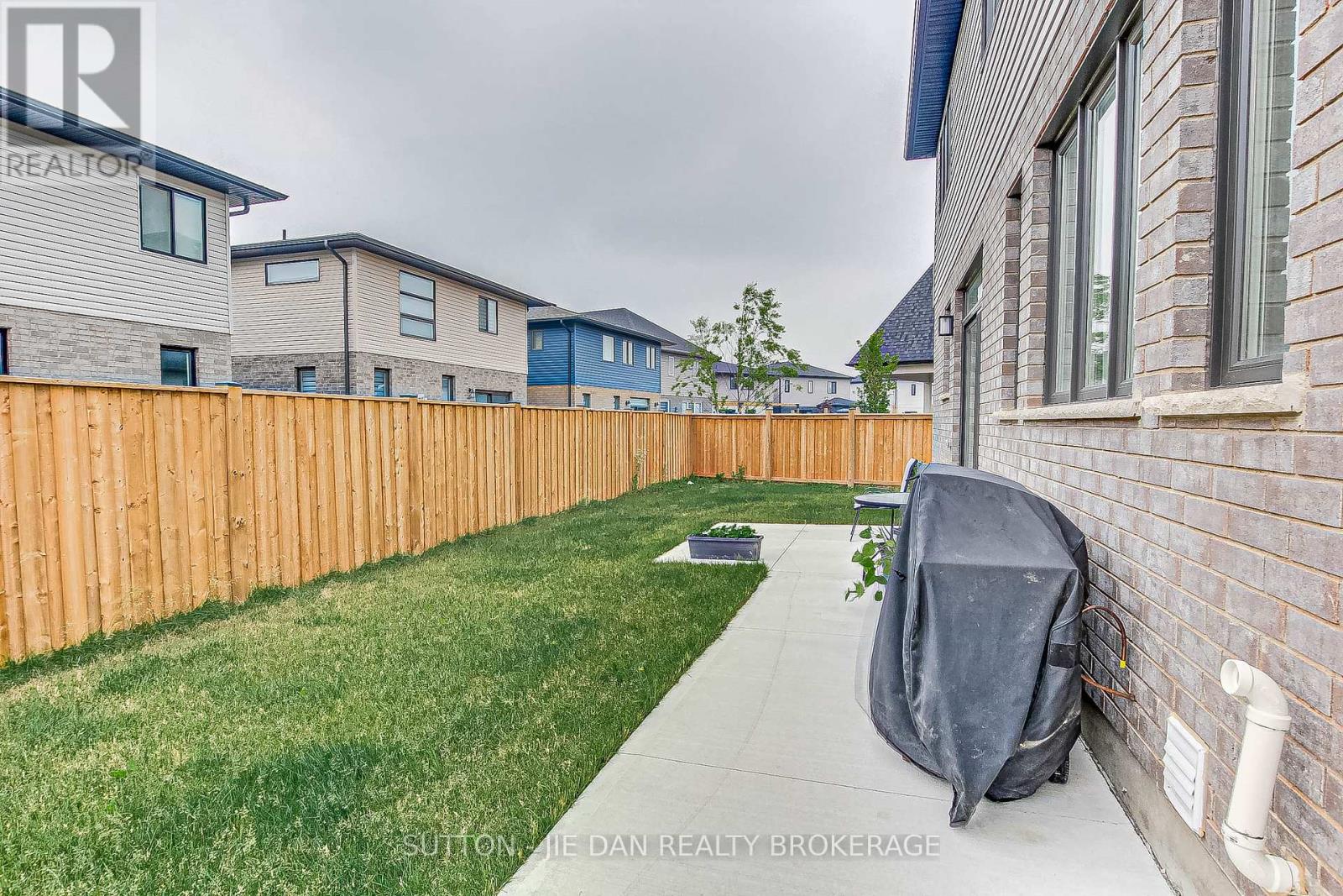 98 Locky Lane, Middlesex Centre (Komoka), Ontario  N0L 1R0 - Photo 40 - X9386867