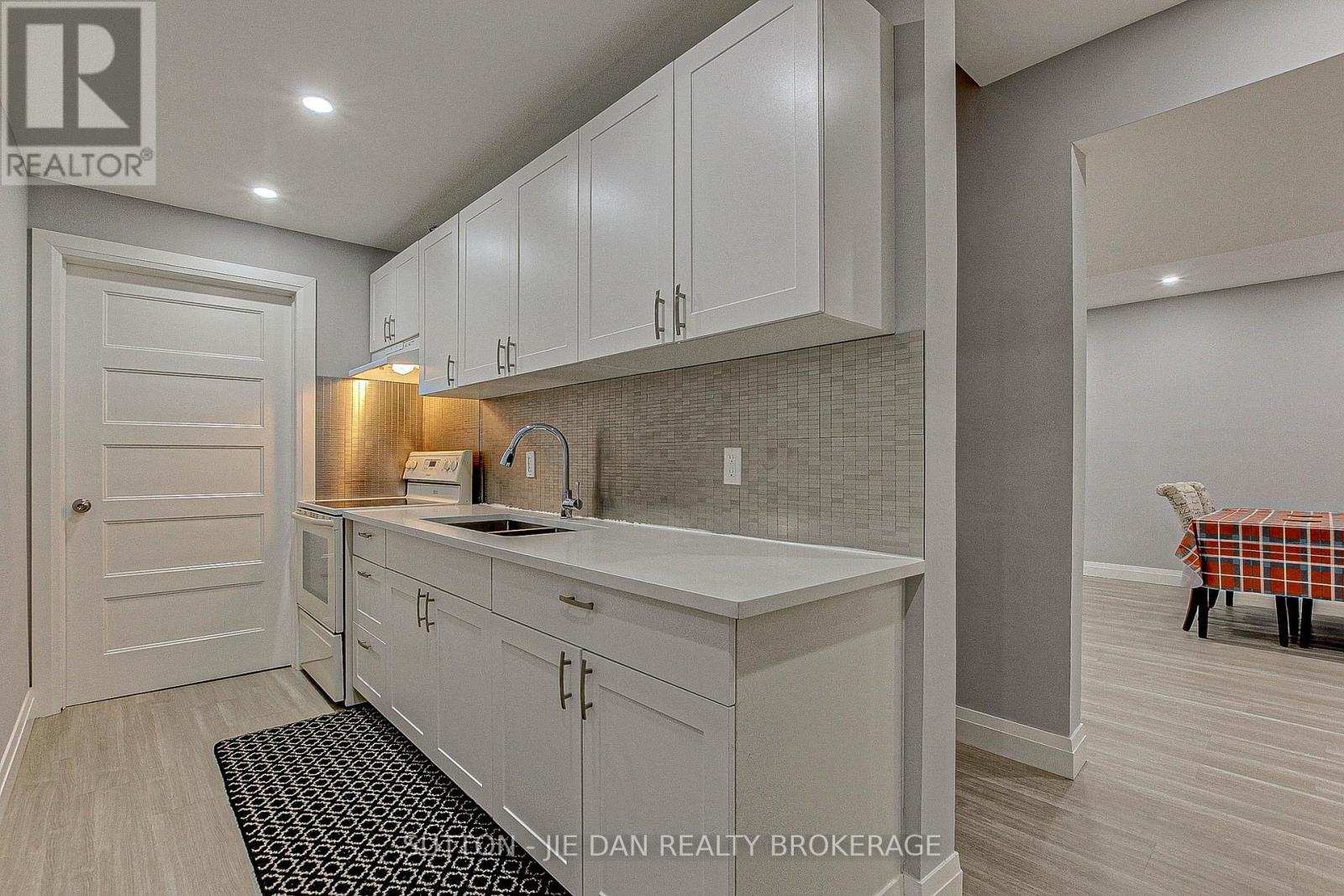 98 Locky Lane, Middlesex Centre (Komoka), Ontario  N0L 1R0 - Photo 8 - X9386867