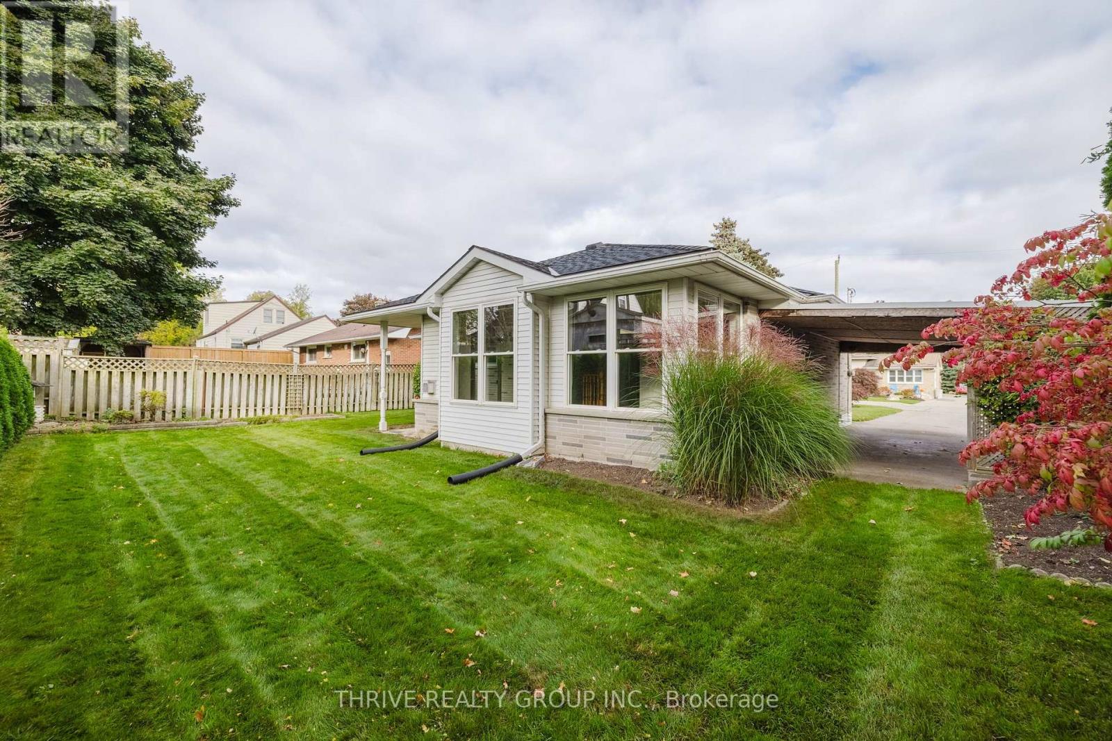 678 Roselawn Avenue, Woodstock, Ontario  N4S 5S5 - Photo 3 - X9387470