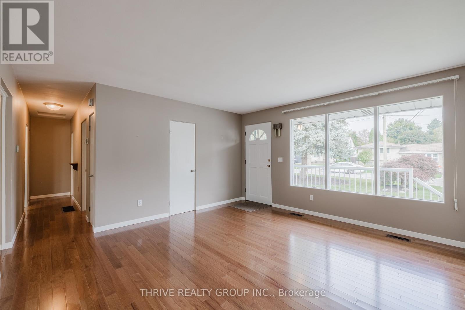 678 Roselawn Avenue, Woodstock, Ontario  N4S 5S5 - Photo 8 - X9387470