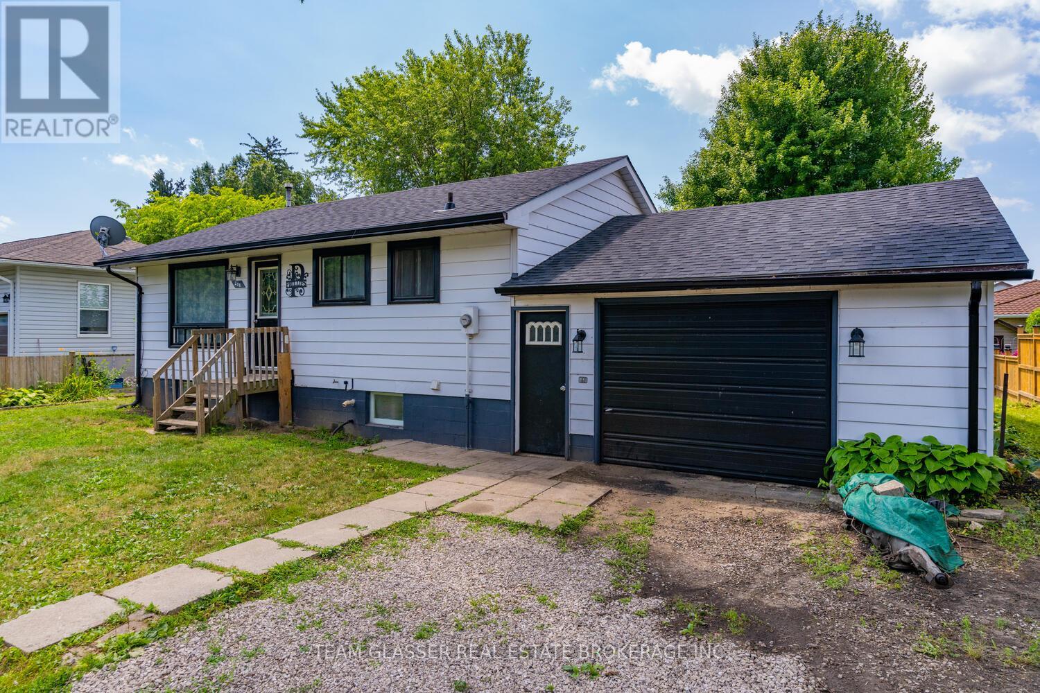 208 Evandale Road, West Elgin (West Lorne), Ontario  N0L 2P0 - Photo 3 - X9388128