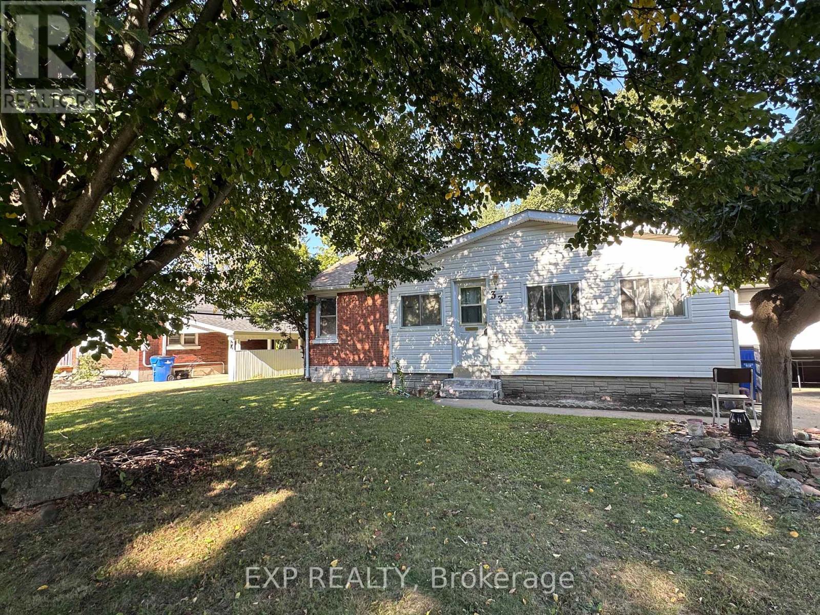 33 John Street, Chatham-Kent, Ontario  N7M 5B5 - Photo 2 - X9388344