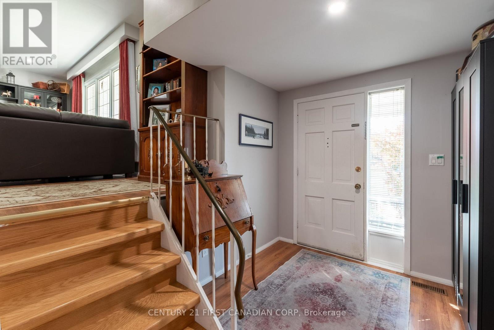 53 Dunwich Drive, St. Thomas, Ontario  N5R 4T7 - Photo 2 - X9388995