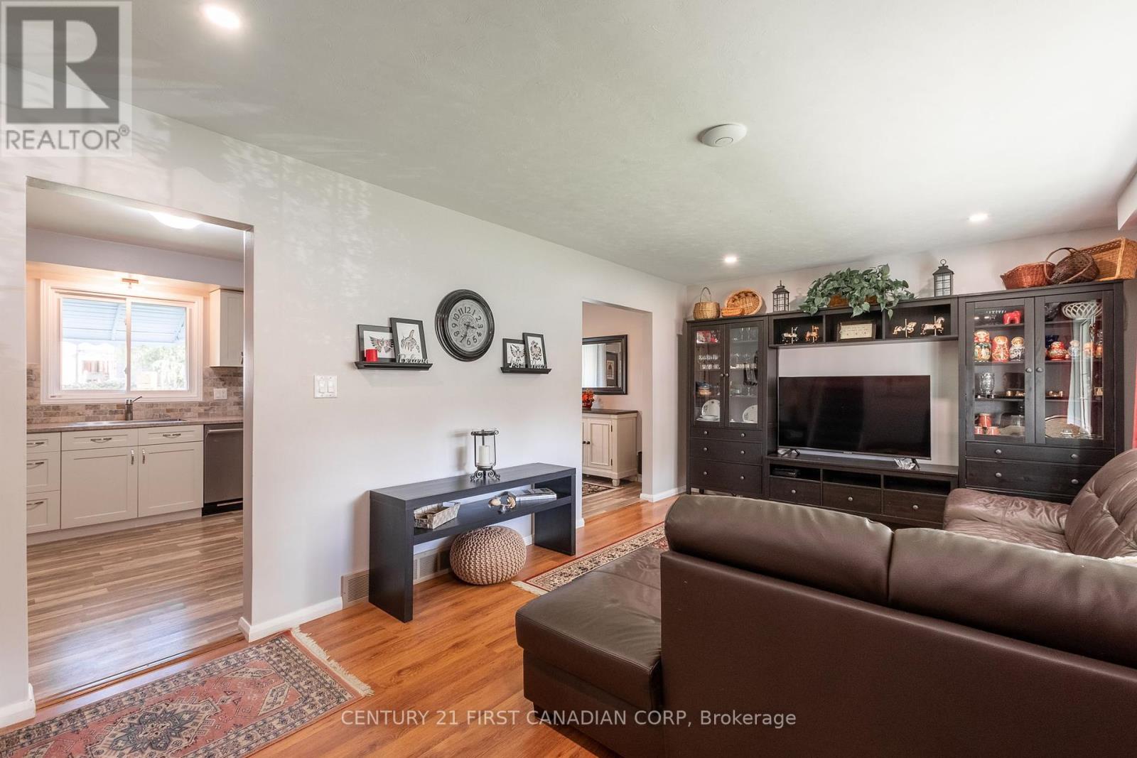 53 Dunwich Drive, St. Thomas, Ontario  N5R 4T7 - Photo 4 - X9388995