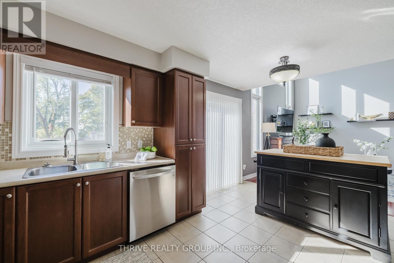 1007 Byronmanor Road, London, Ontario  N6K 5B1 - Photo 7 - X9389218