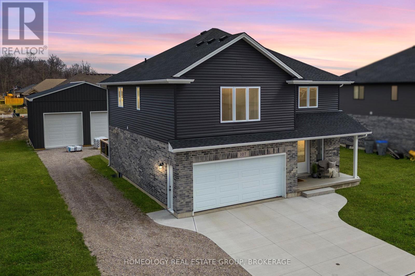 107 PHIBBS STREET, lambton shores (forest), Ontario