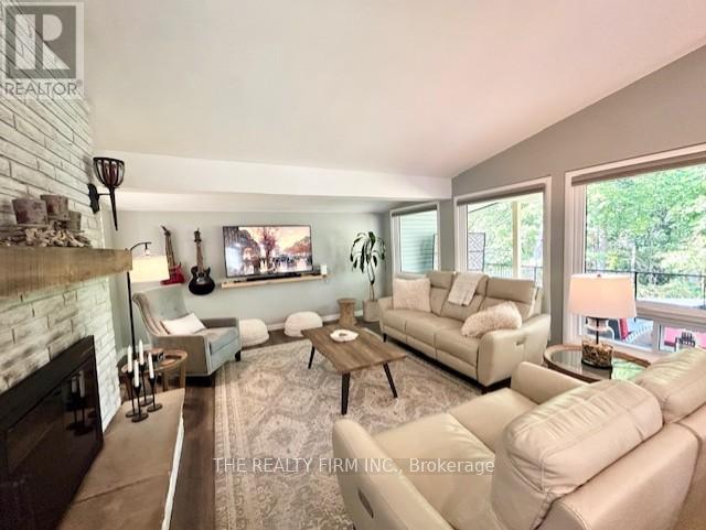 273 Saulsbury Street, Strathroy-Caradoc (Se), Ontario  N7G 2B1 - Photo 4 - X9389826