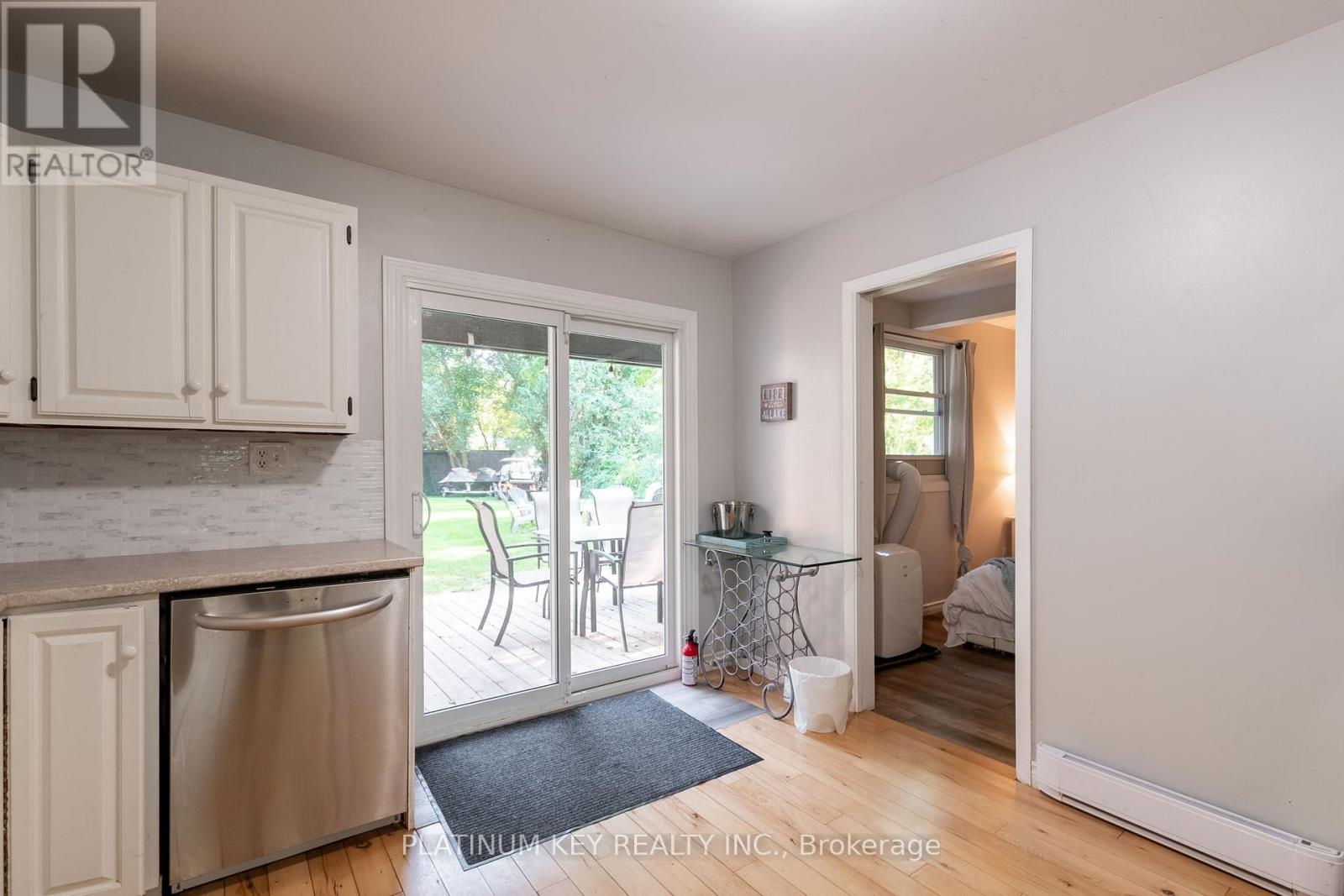 5409 Oak Avenue, Lambton Shores, Ontario  N0N 1J0 - Photo 11 - X9390512