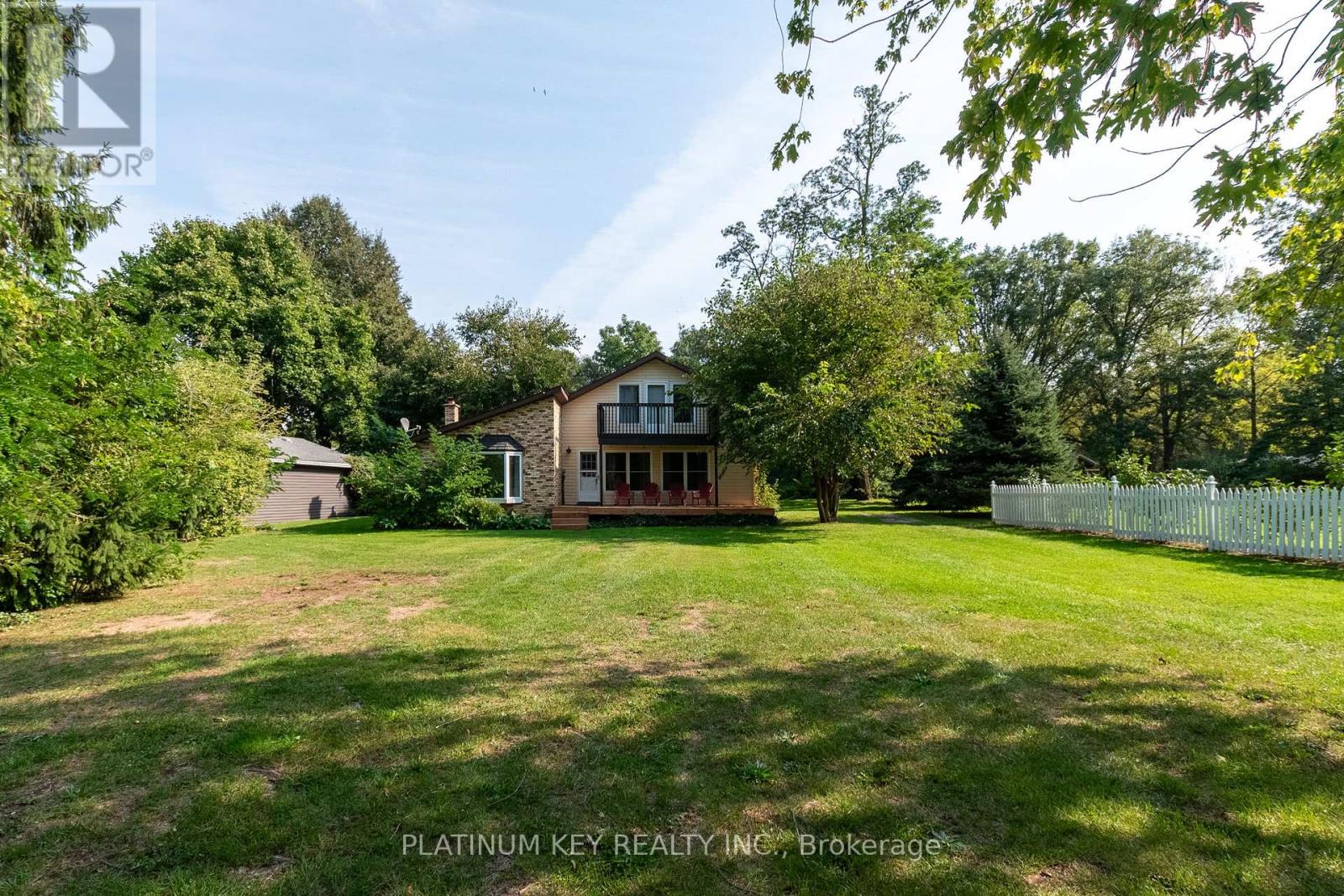 5409 Oak Avenue, Lambton Shores, Ontario  N0N 1J0 - Photo 2 - X9390512