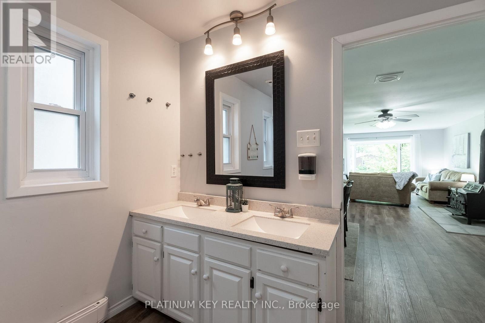 5409 Oak Avenue, Lambton Shores, Ontario  N0N 1J0 - Photo 22 - X9390512