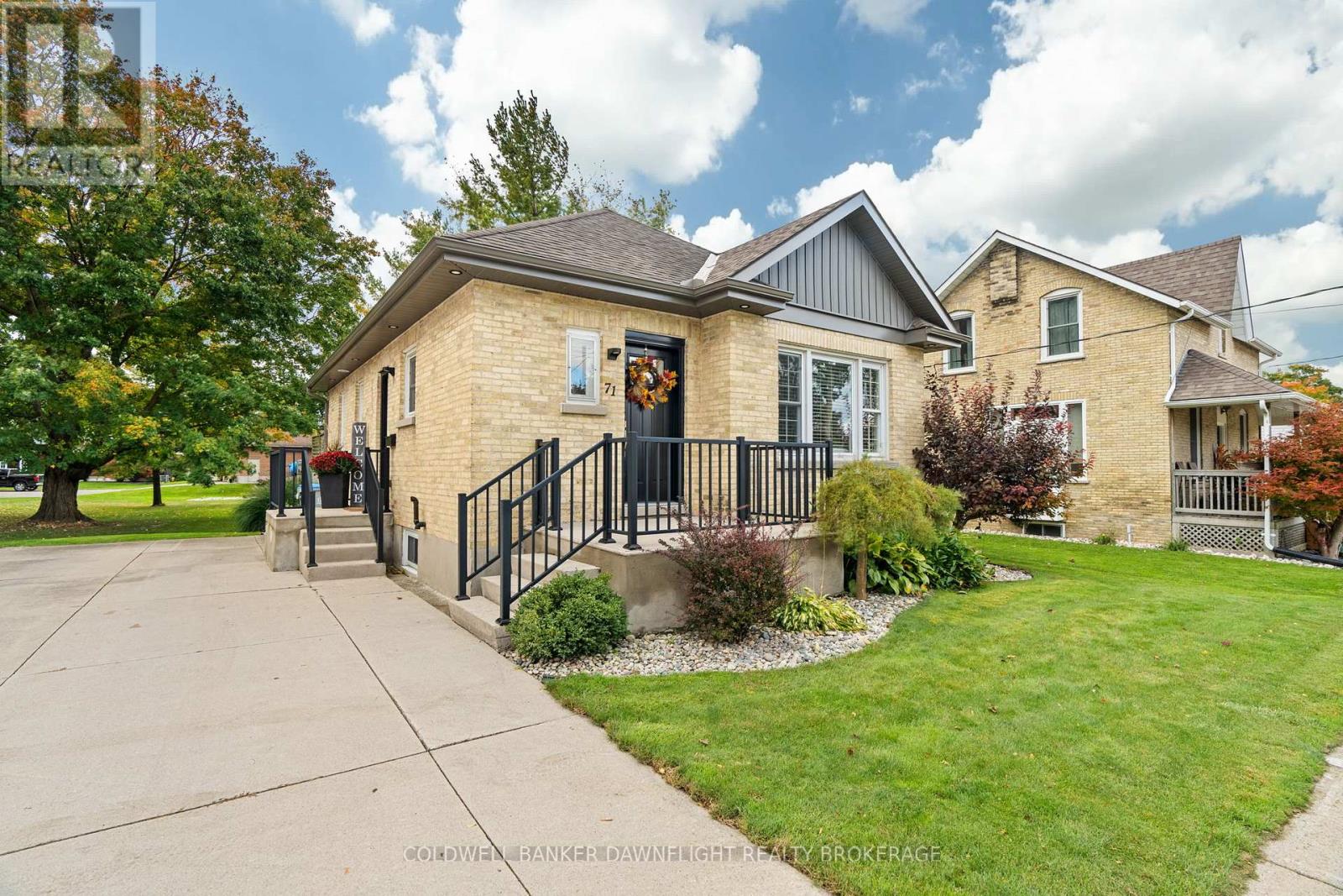 71 John Street W, South Huron (Exeter), Ontario  N0M 1S2 - Photo 2 - X9390926