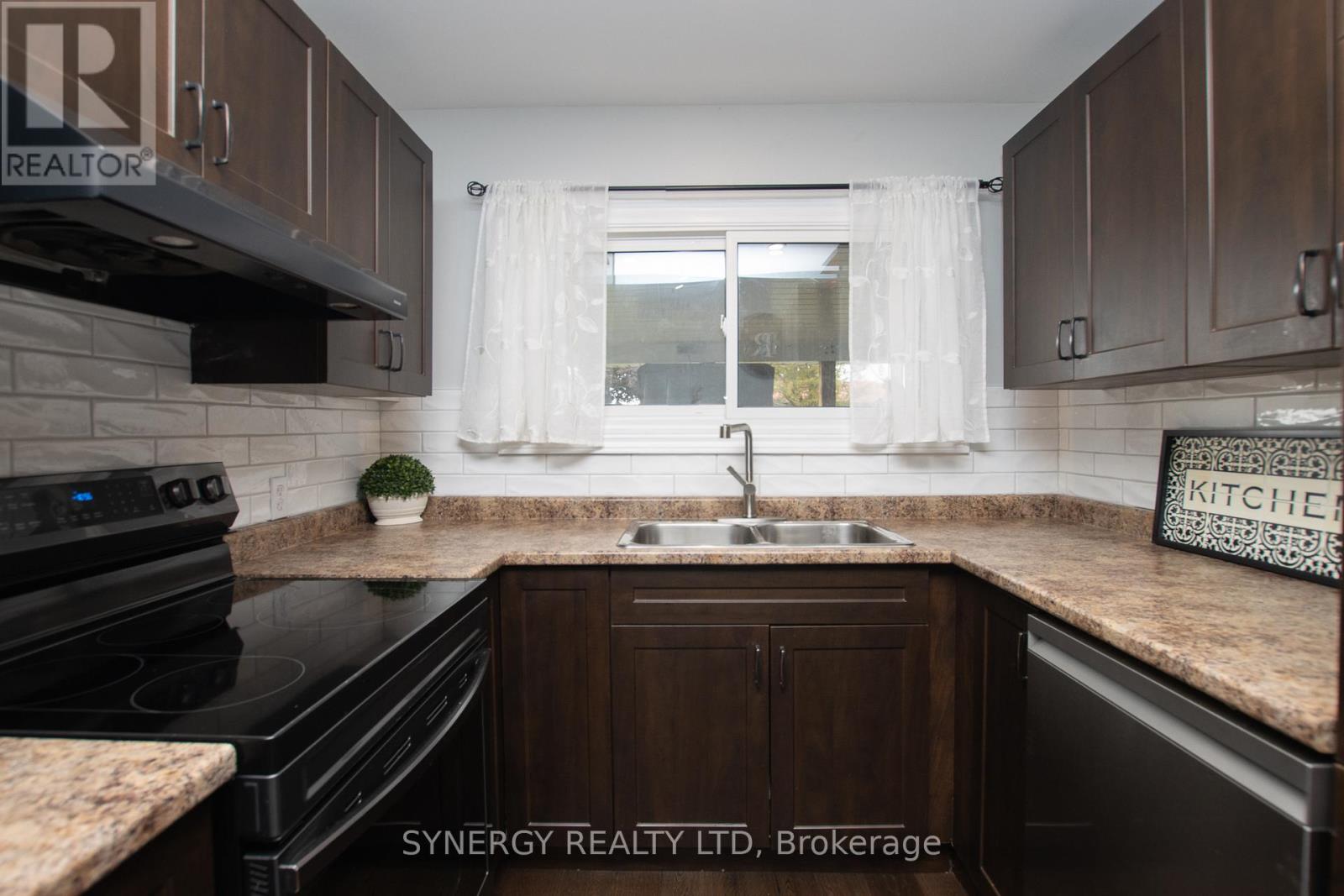230 Currie Street, Southwest Middlesex (Glencoe), Ontario  N0L 1M0 - Photo 10 - X9391265