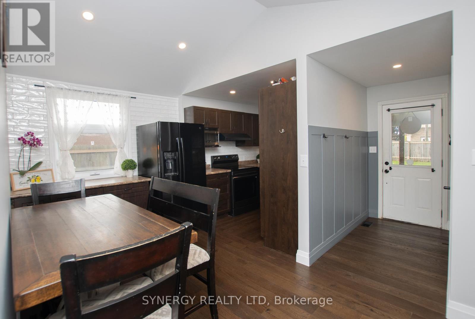 230 Currie Street, Southwest Middlesex (Glencoe), Ontario  N0L 1M0 - Photo 8 - X9391265