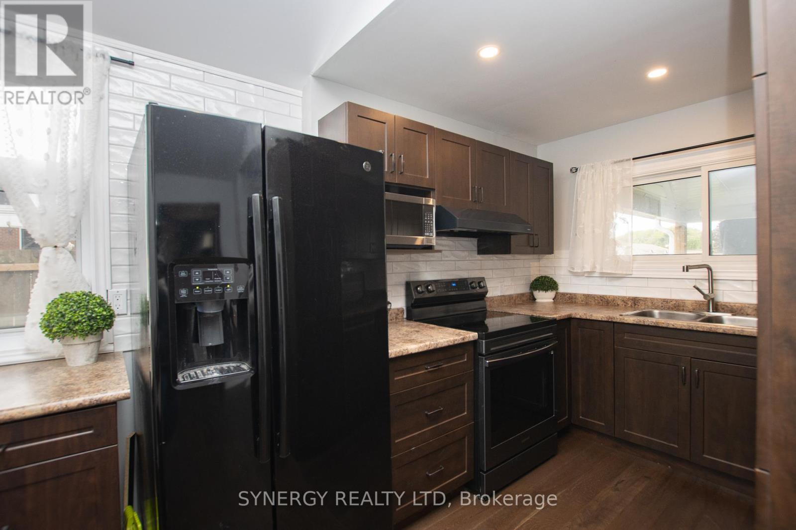 230 Currie Street, Southwest Middlesex (Glencoe), Ontario  N0L 1M0 - Photo 9 - X9391265