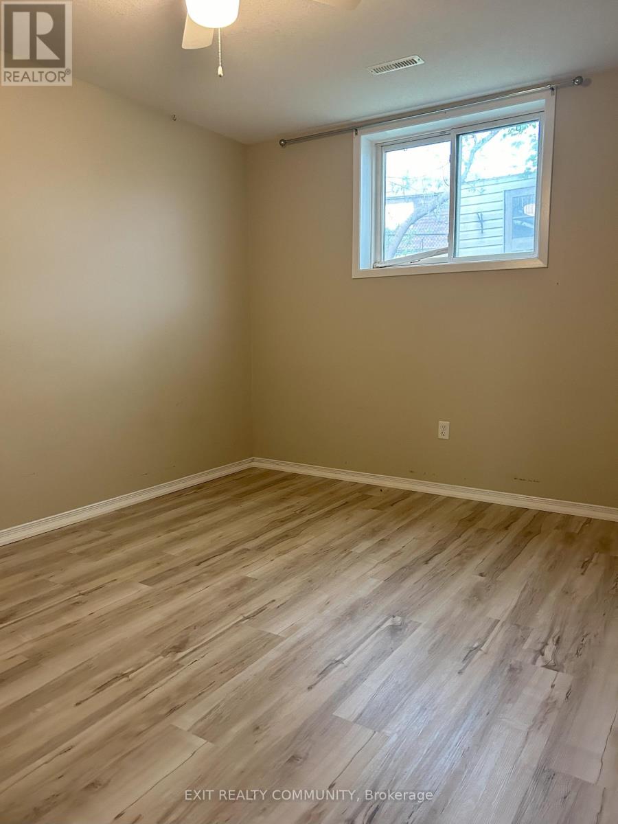 208 Christina Street S, Sarnia, Ontario  N7T 2N2 - Photo 4 - X9391444