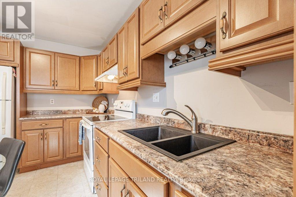 35 Caprice Crescent, London, Ontario  N5V 3L9 - Photo 7 - X9395614