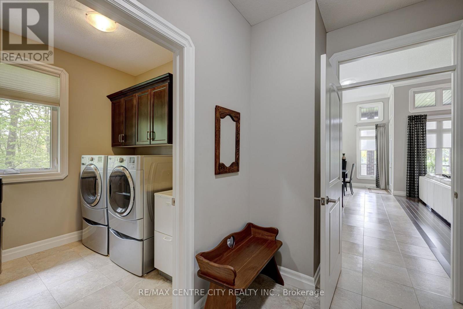 7 Drake Court, Strathroy-Caradoc (Sw), Ontario  N7G 0E1 - Photo 13 - X9396142