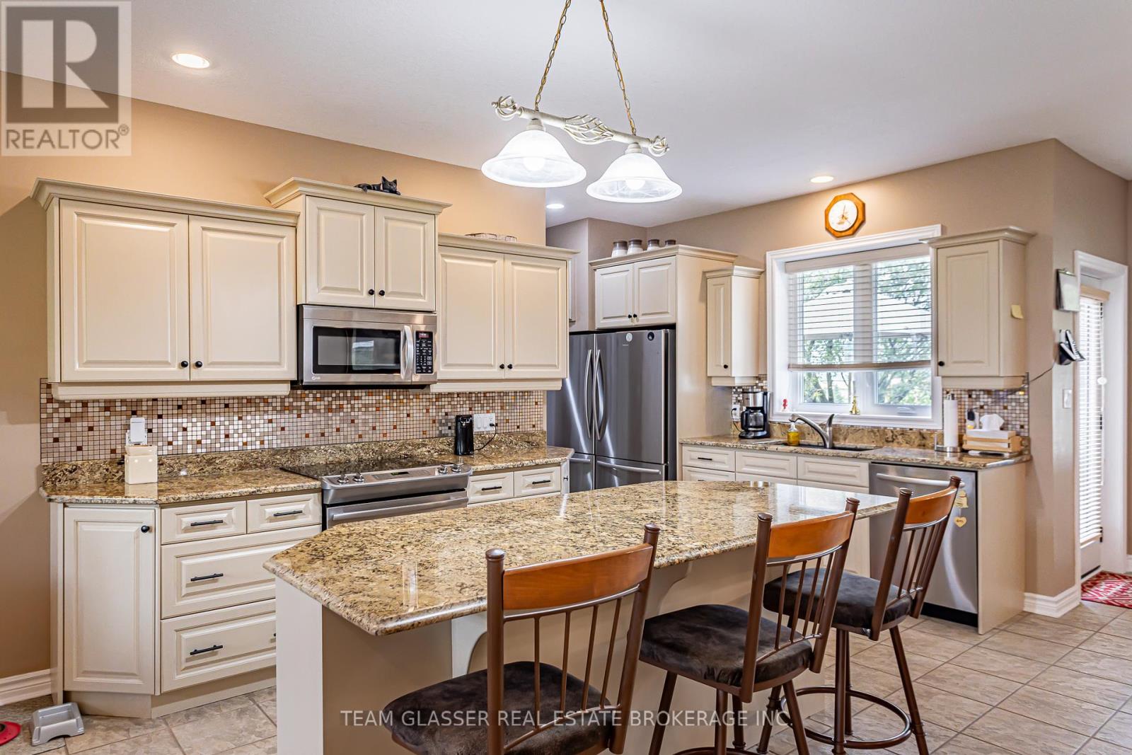 69375 Victoria Drive, South Huron (Centralia), Ontario  N0M 1K0 - Photo 8 - X9397135