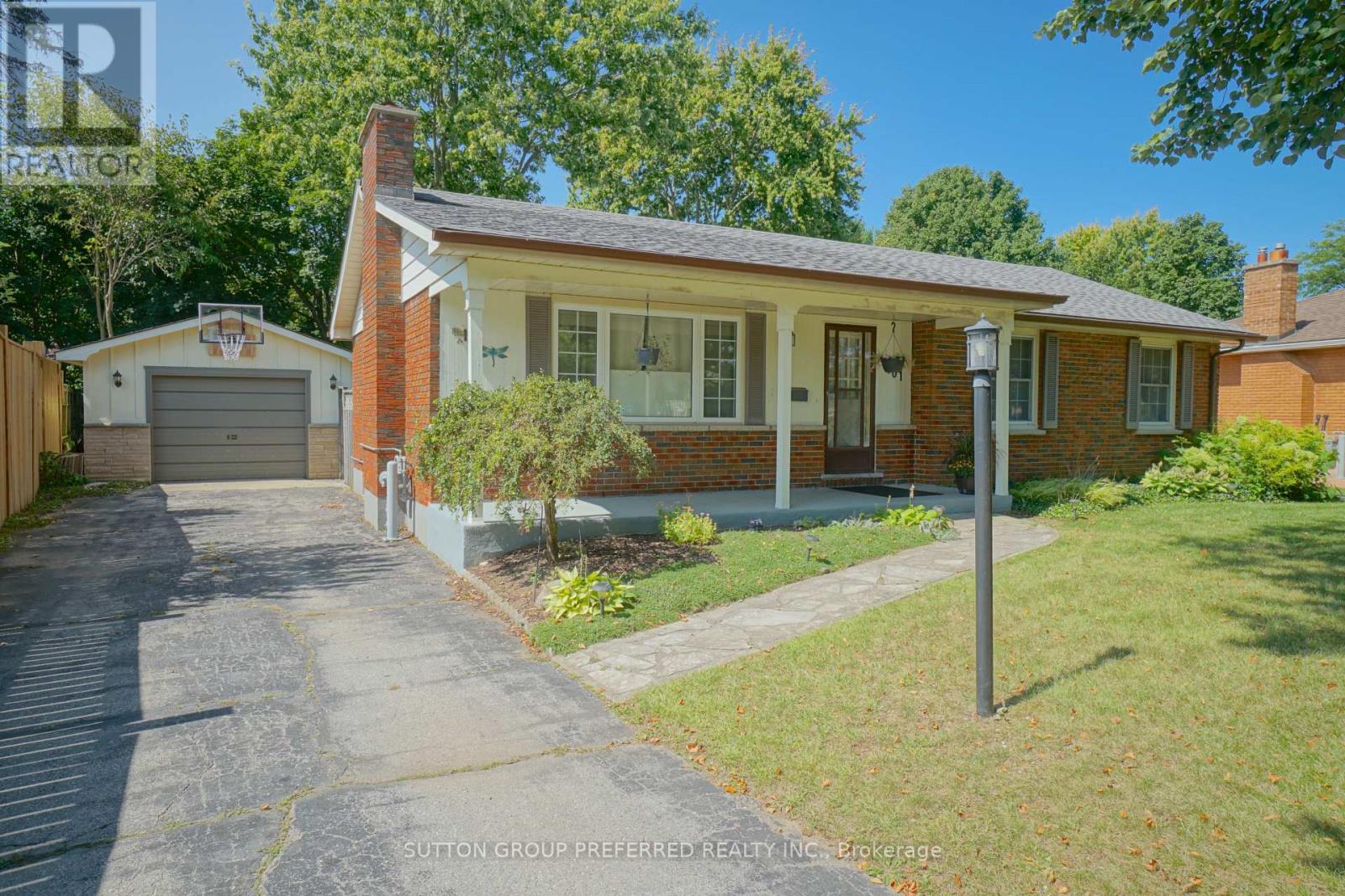 401 Regal Drive, London, Ontario  N5Y 1J8 - Photo 3 - X9397408