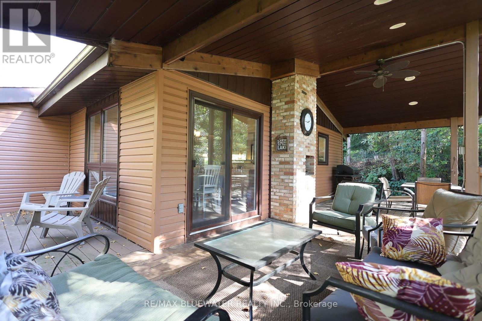 5429 Lake Valley Grove Road, Lambton Shores, Ontario  N0N 1J7 - Photo 34 - X9397505