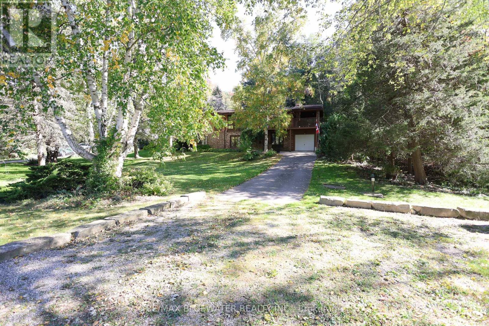 5429 Lake Valley Grove Road, Lambton Shores, Ontario  N0N 1J7 - Photo 6 - X9397505