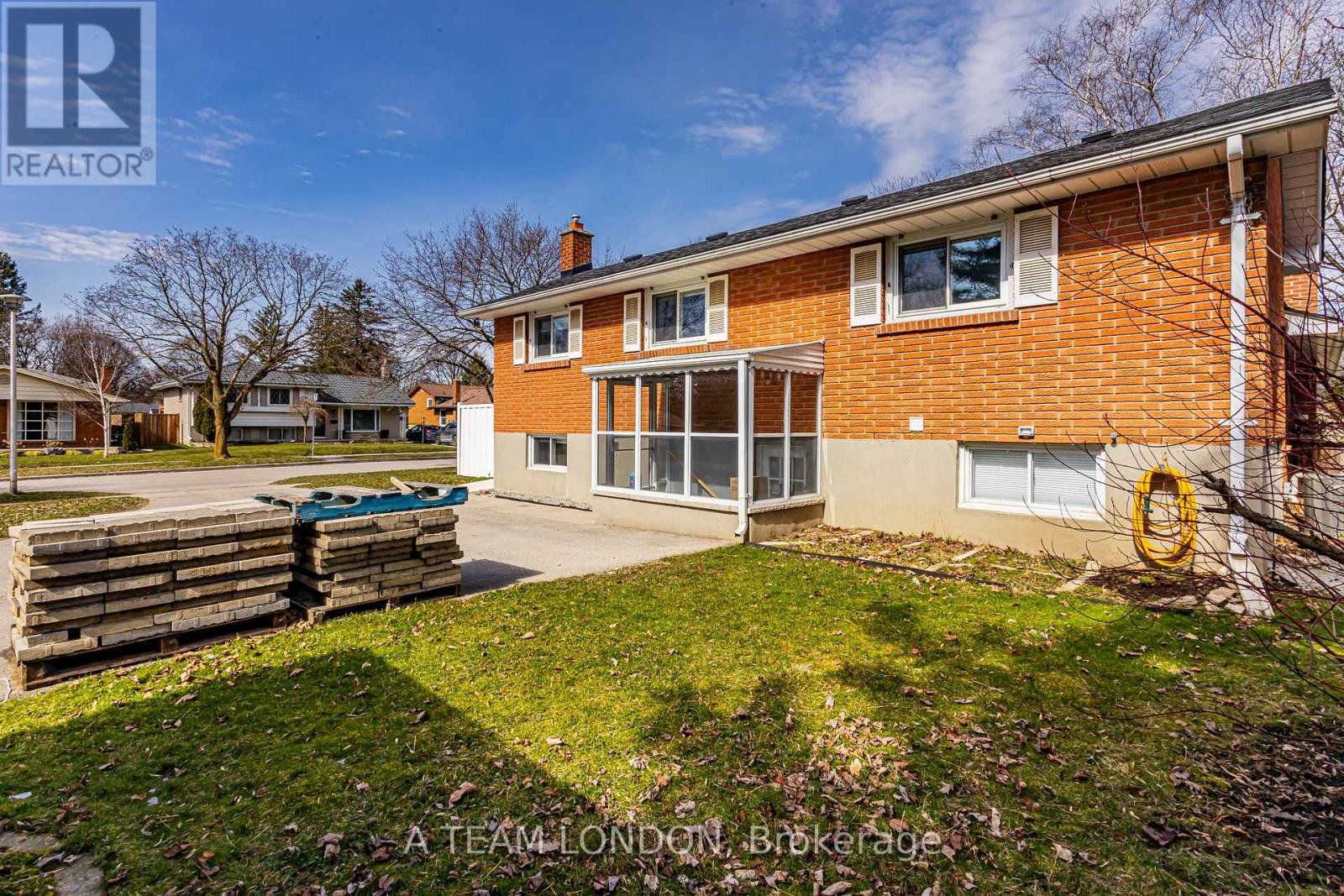 172 Wakefield Crescent W, London, Ontario  N5X 1Z8 - Photo 4 - X9397589
