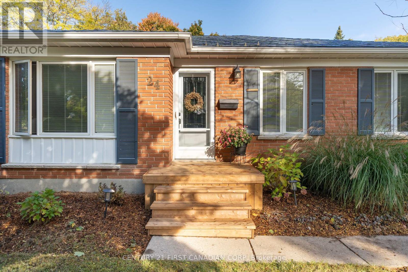 24 Chapple Hill Road, London, Ontario  N6G 2H3 - Photo 3 - X9398399