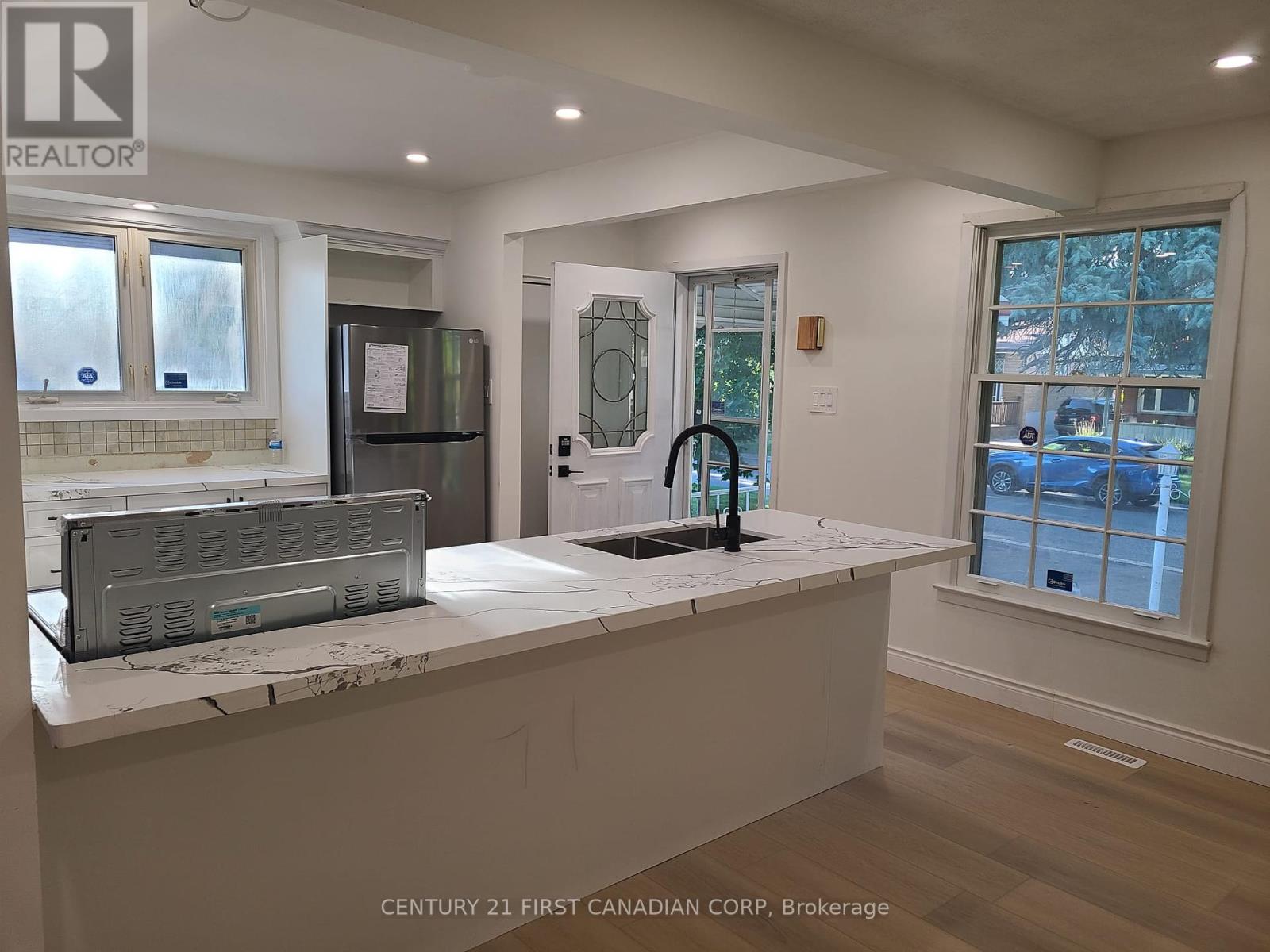 #upper - 48 Toulon Crescent, London, Ontario  N5V 1J5 - Photo 4 - X9398784