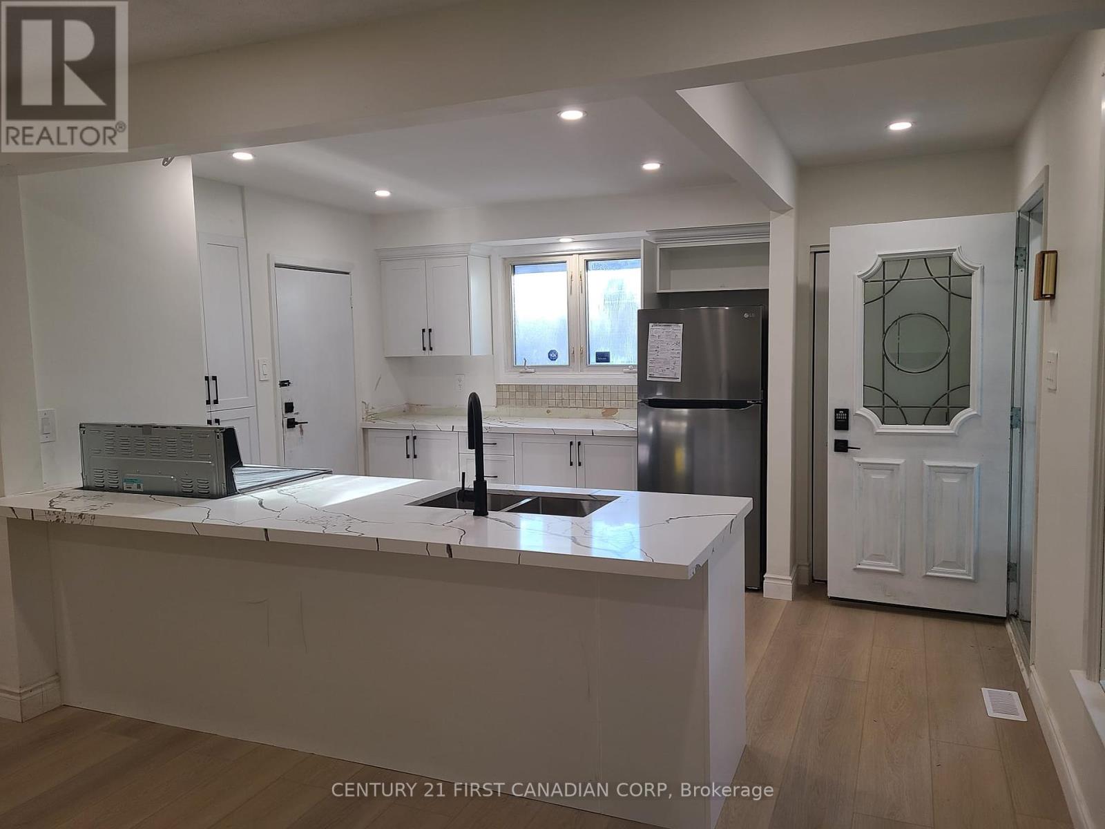 #upper - 48 Toulon Crescent, London, Ontario  N5V 1J5 - Photo 5 - X9398784